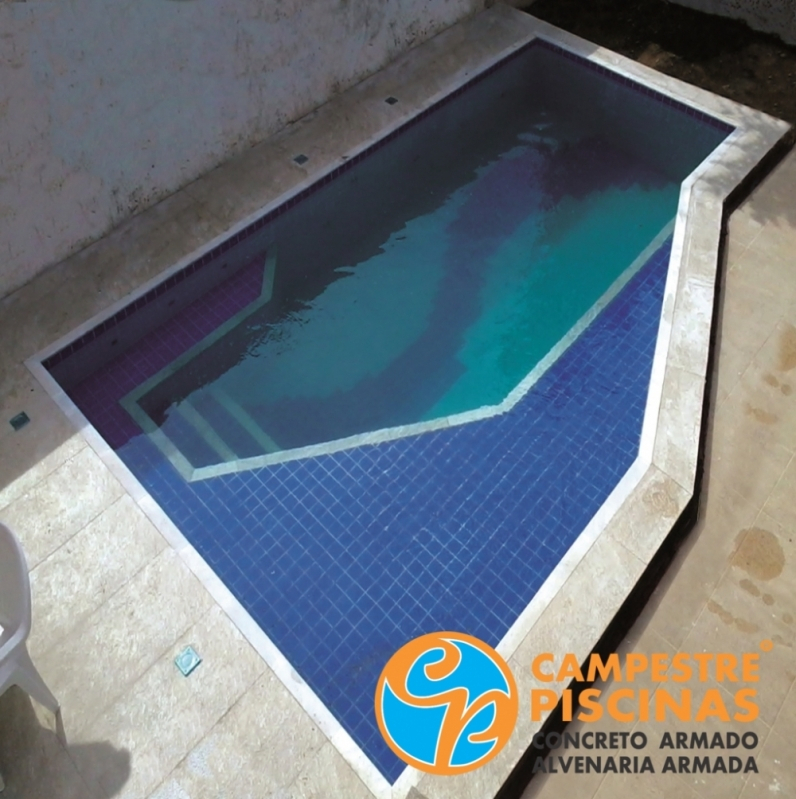 R10 limpeza de piscinas Limpeza de piscinas residência e